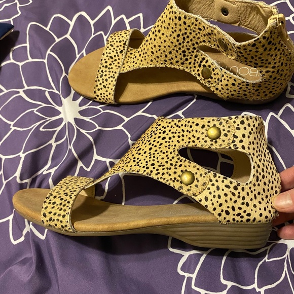 Spotted Leopard Gladiator Sandals. Size 7. New! - Picture 2 of 3